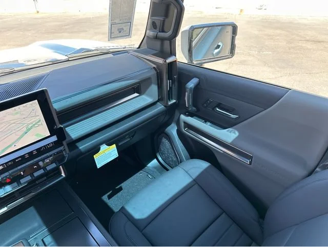 2024 GMC HUMMER EV 3X - Photo 17