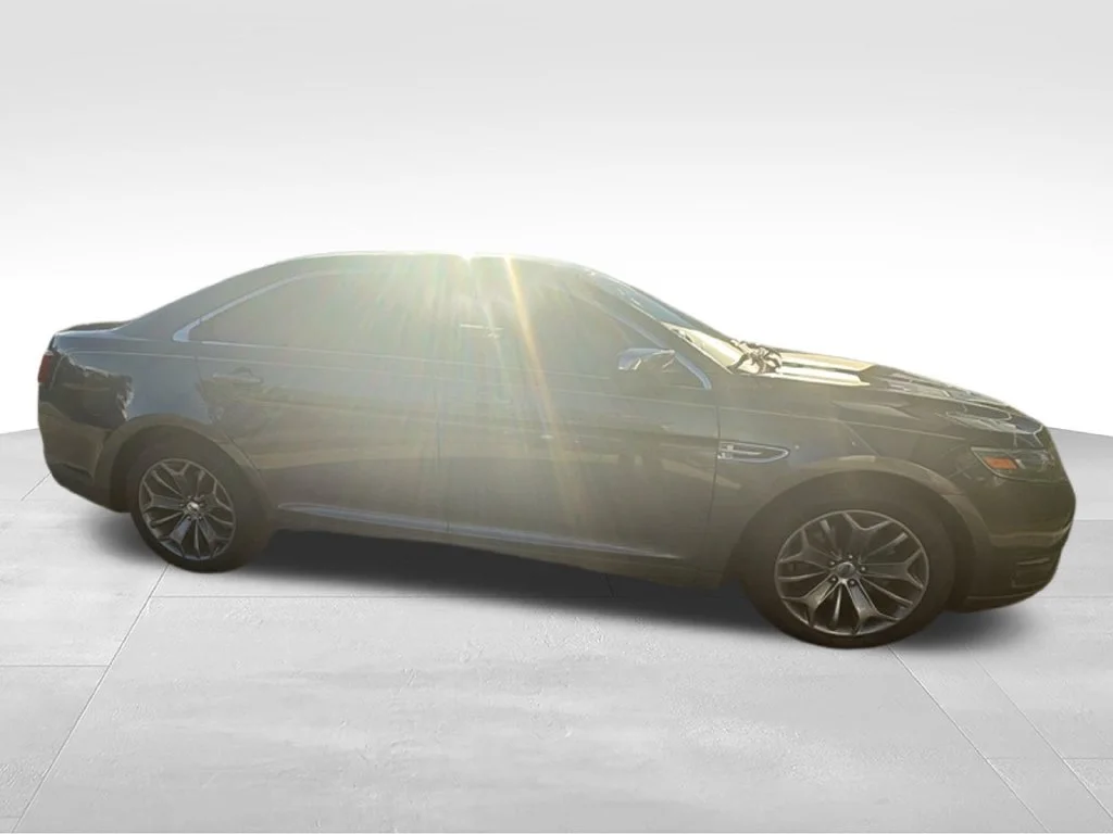 Used 2017 Gray Ford Limited image 4