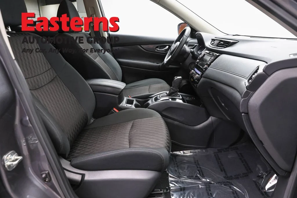Used 2020 Gray Nissan SV image 27