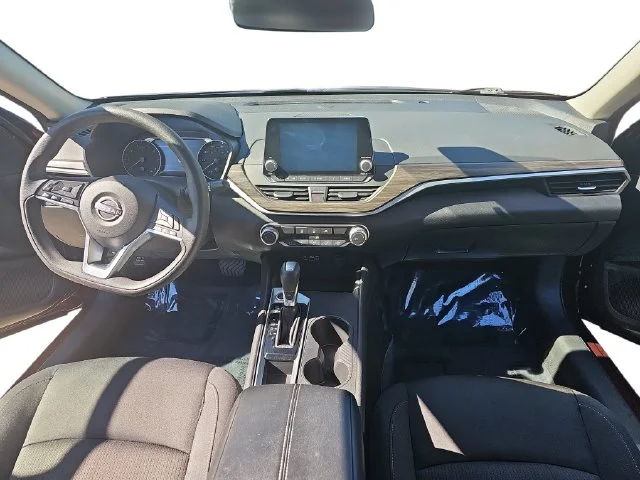 Used 2025 Red Nissan 2.5 SV image 9