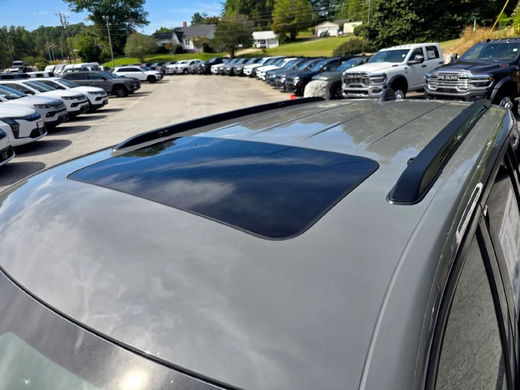 New 2027 Gray Jeep Laredo Altitude image 21
