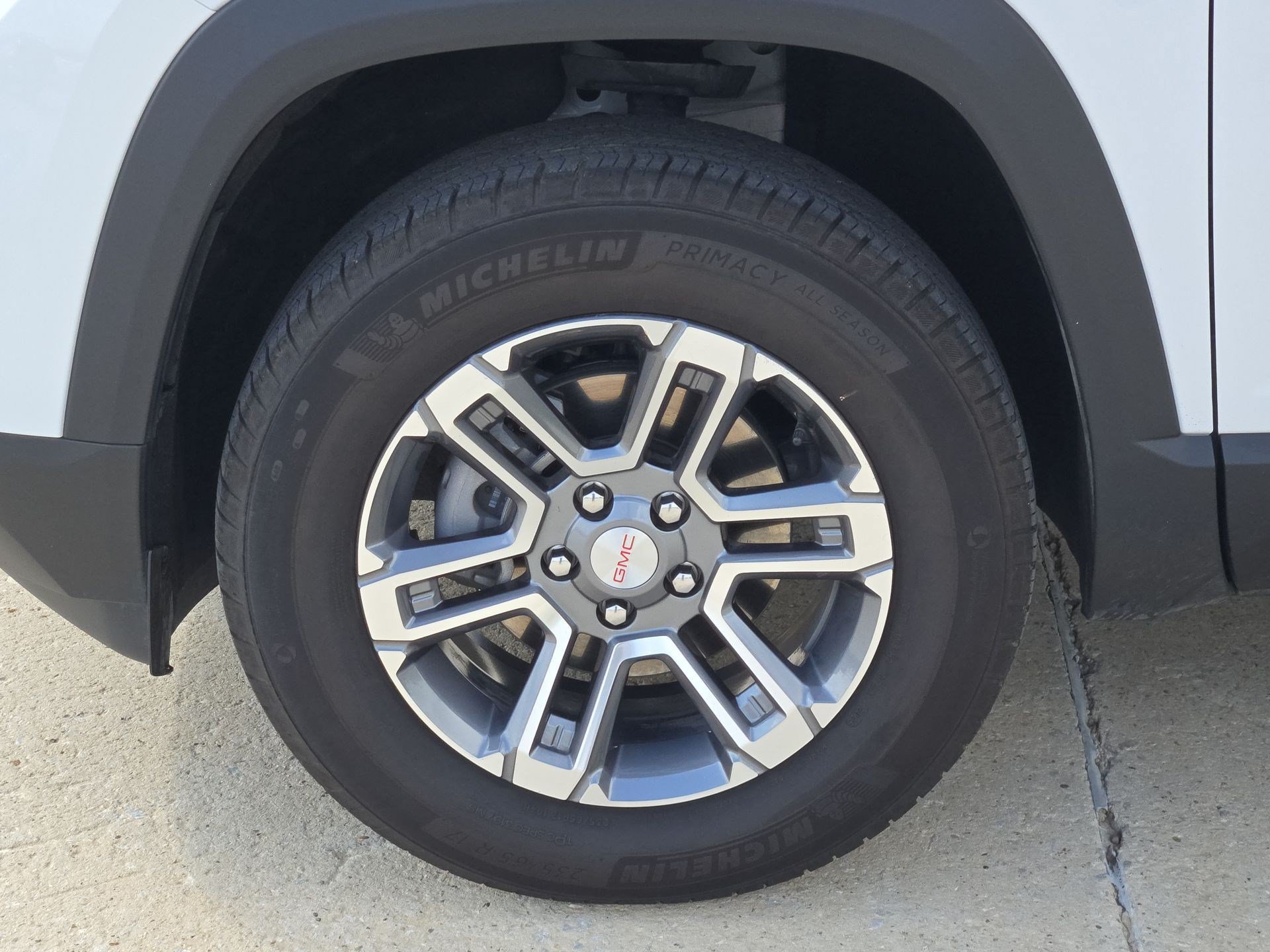 Used 2026 Summit White GMC FWD Elevation image 11