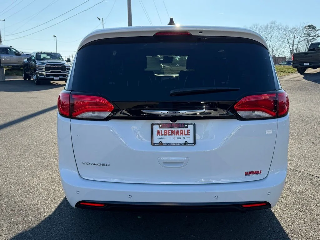 New 2026 White Chrysler LX image 4