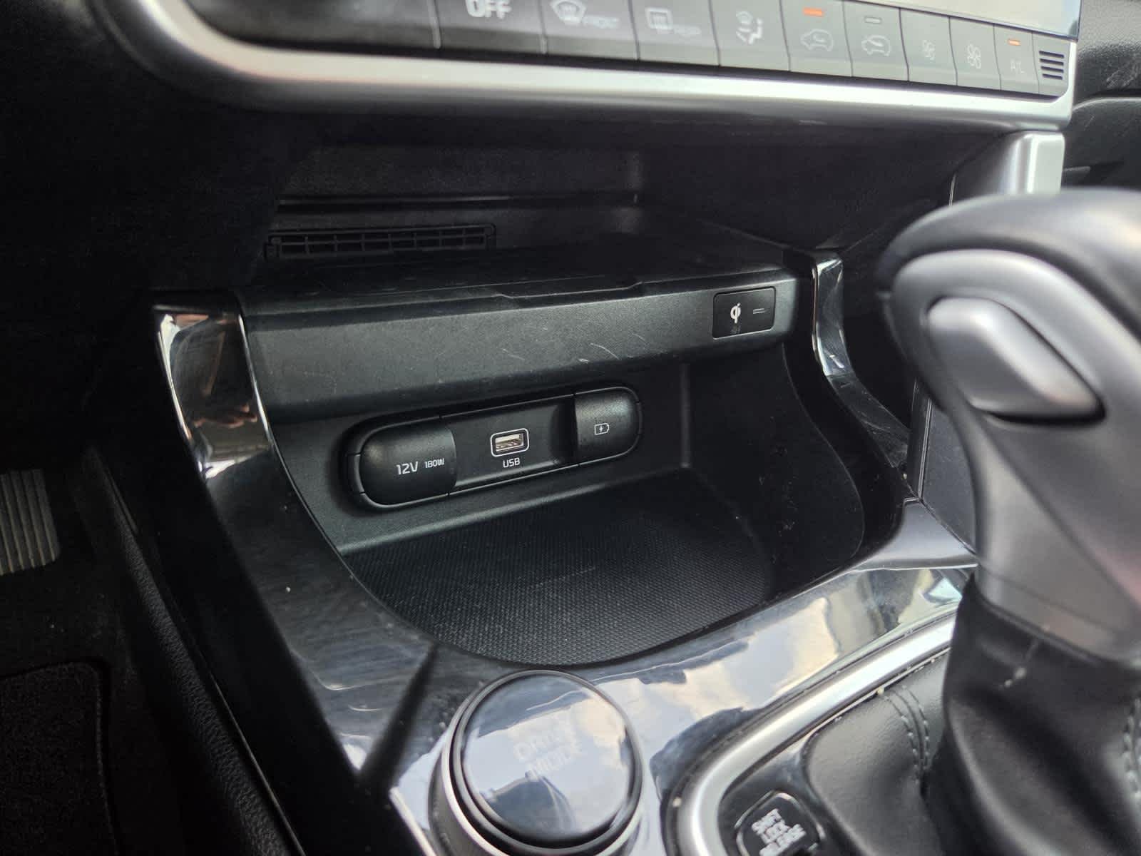 Used 2023 Snow White Pearl Kia SX image 24