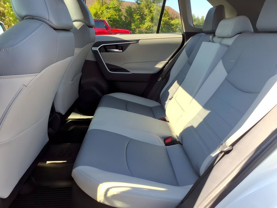 Used 2022 Blizzard Pearl Toyota Hybrid XLE Premium image 14