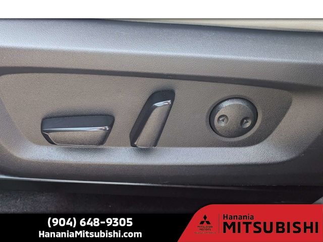 Used 2025 Red Mitsubishi SE image 21