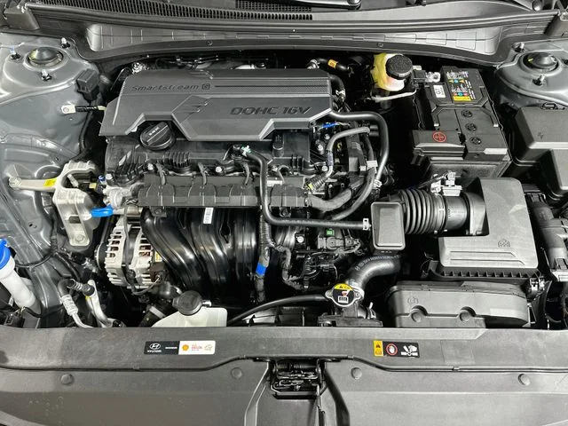 New 2026 Hyundai ELANTRA SE