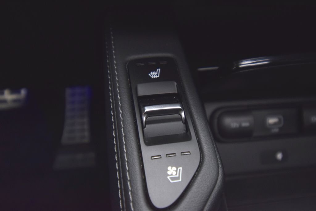 Used 2022 Black Kia SX image 33