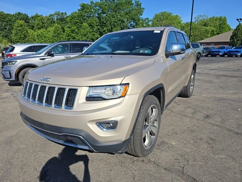 Used 2014 Beige Jeep Limited image 3