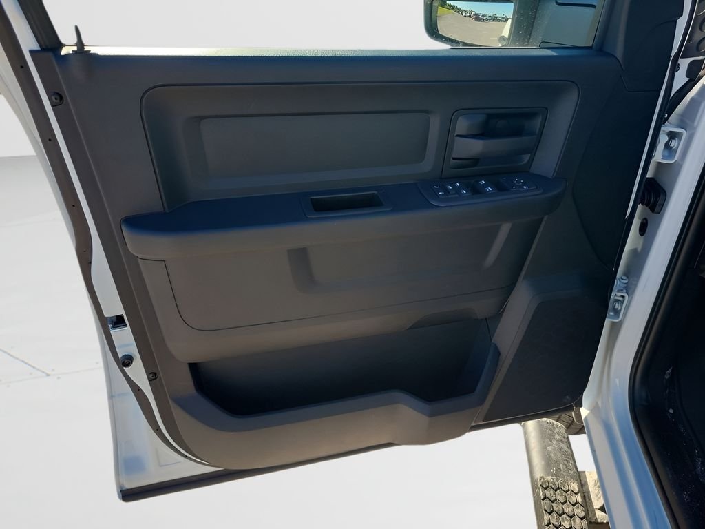 New 2026 Bright White Clear-Coat Exterior Paint RAM Tradesman image 41