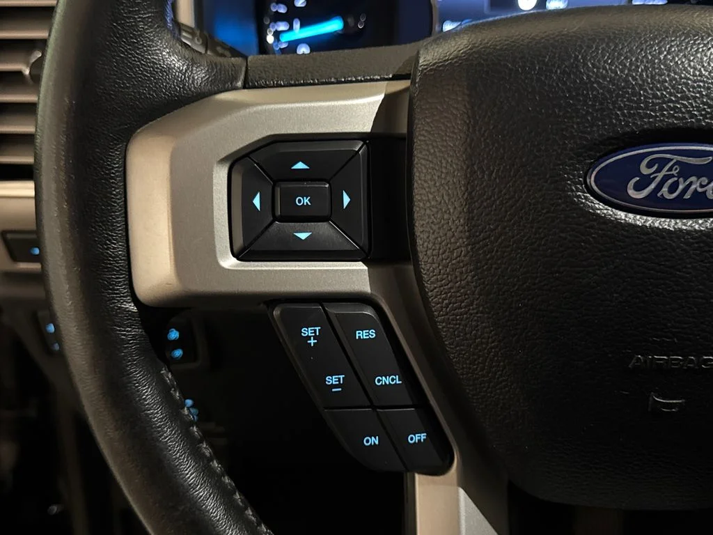 Used 2017  Ford Lariat image 23