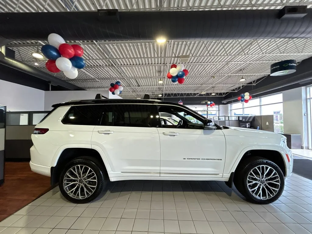 Used 2021 Bright White Clearcoat Jeep Summit Reserve image 7