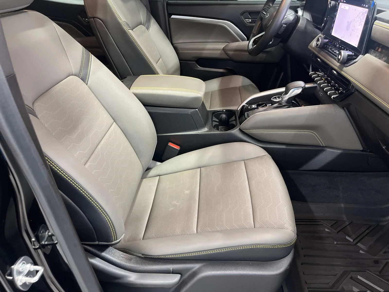 Used 2024 Black Chevrolet ZR2 image 30