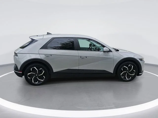 Used 2023 Gray Hyundai SEL image 6
