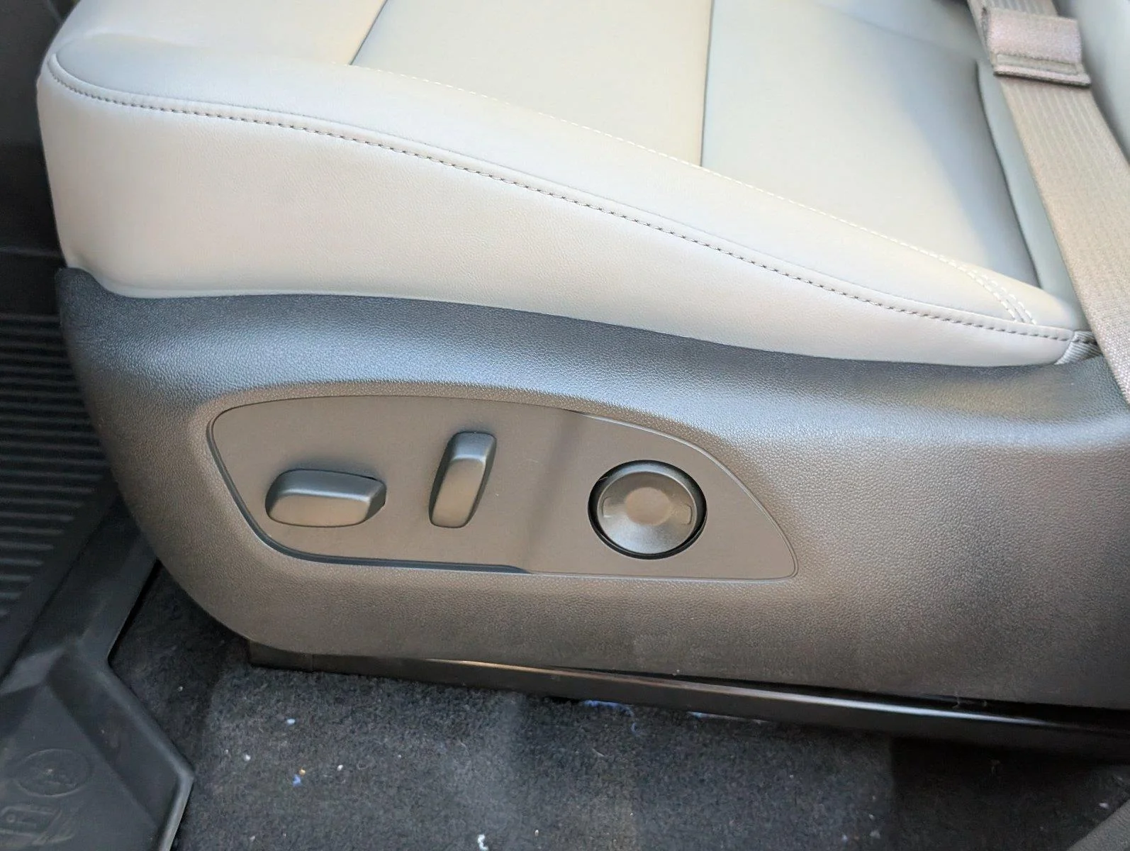 New 2027 Sterling Metallic GMC Elevation image 19