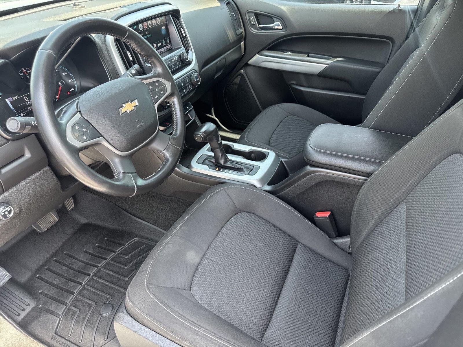 Used 2018 SILVER ICE METALLIC Chevrolet 2WD LT image 10