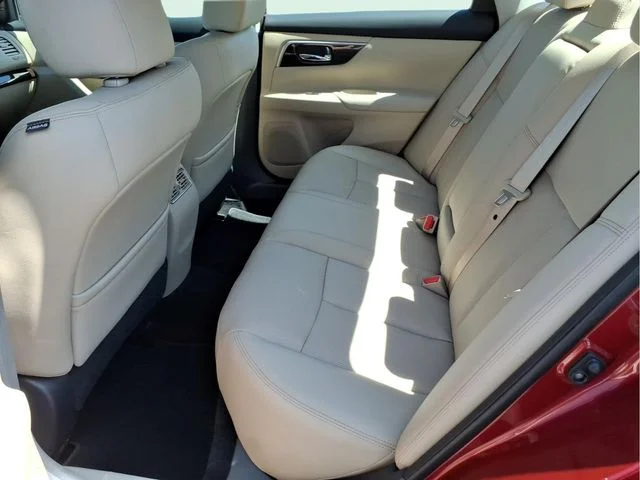 Used 2015 Red Nissan 3.5 SL image 15