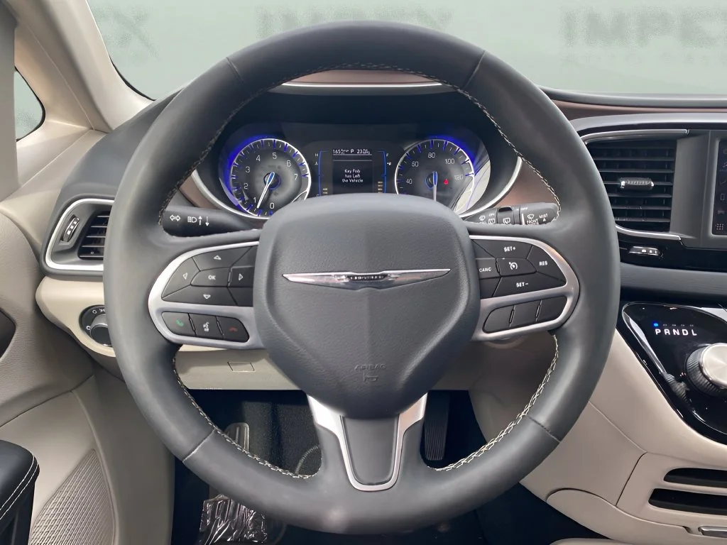 Used 2023 White Chrysler LX image 14