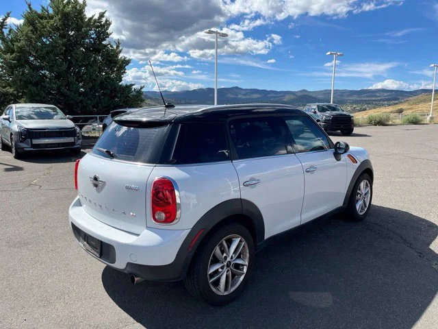 Used 2014 Light White MINI Base image 8