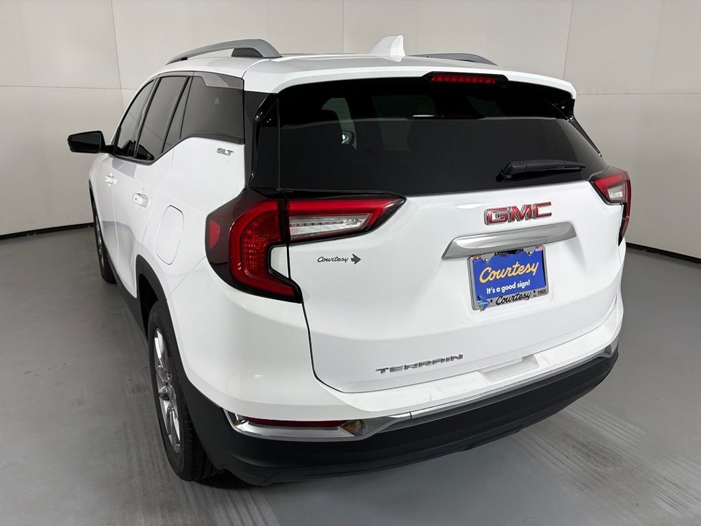 Used 2024 White GMC SLT image 6