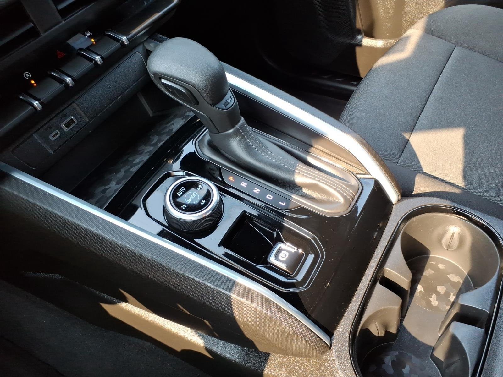 Used 2023 Summit White Chevrolet 4WD Trail Boss image 19