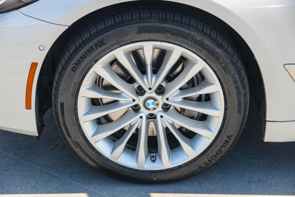 Used 2021 White BMW 540i image 10