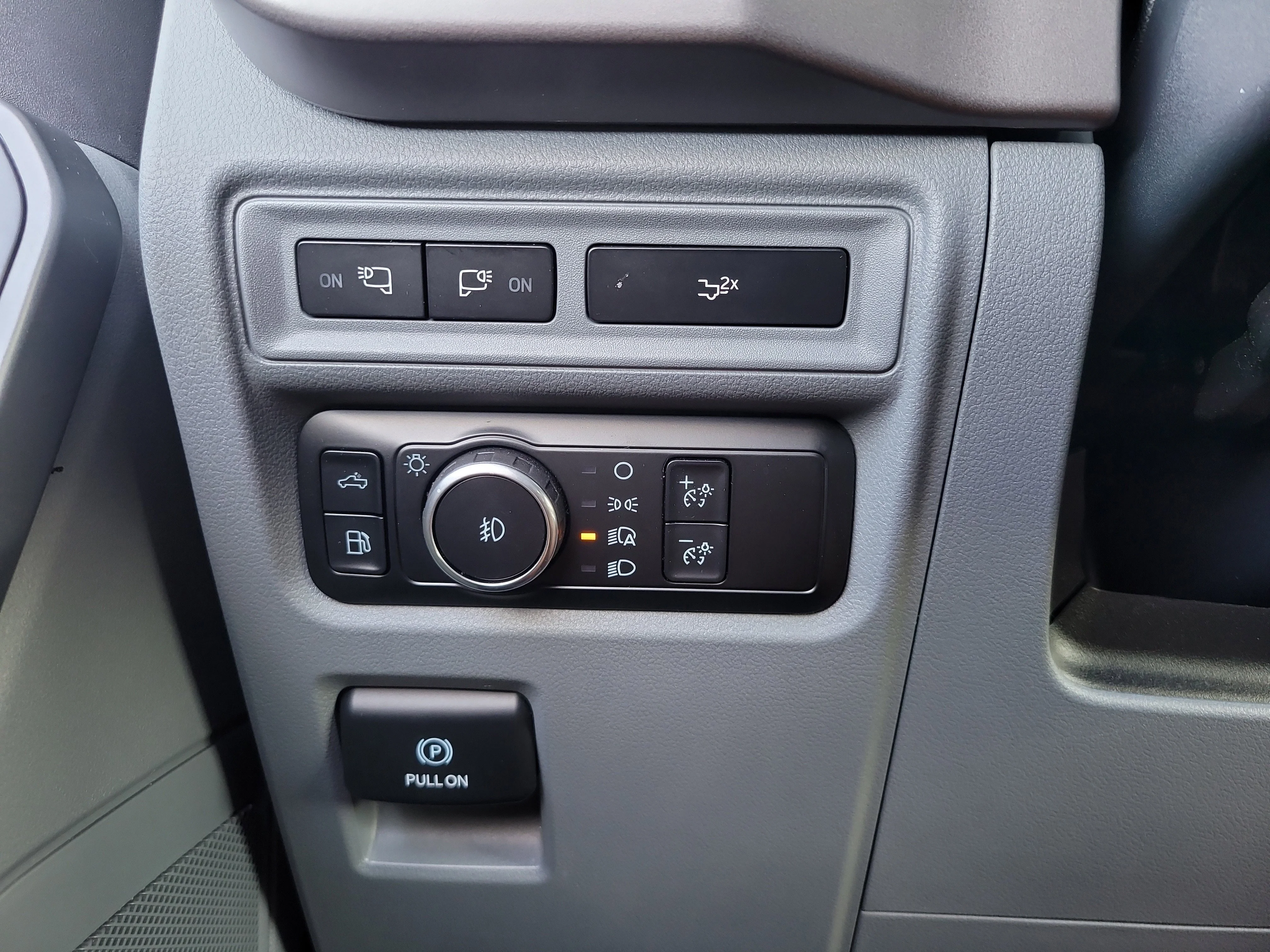 Used 2024 Bronze Metallic Ford XLT image 32