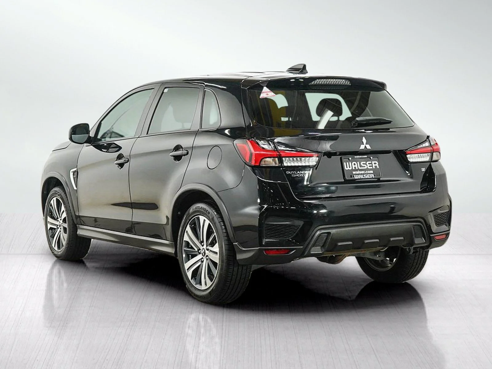 Used 2024 Black Mitsubishi SE image 3