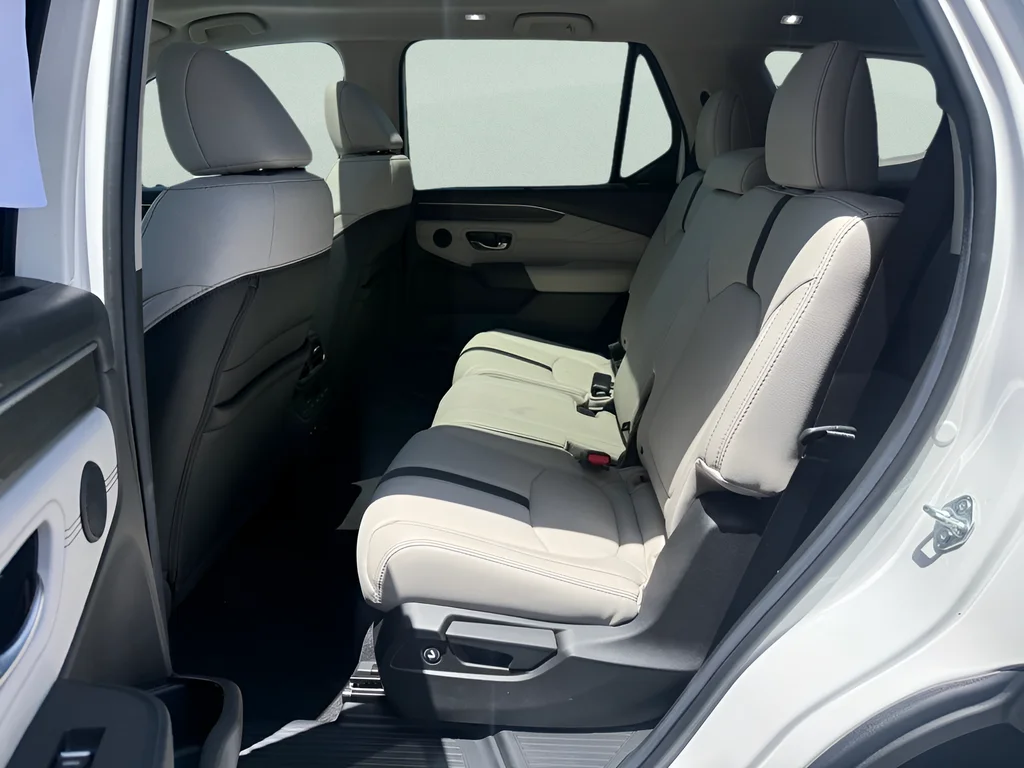 New 2026 Platinum White Pearl Honda Touring image 11