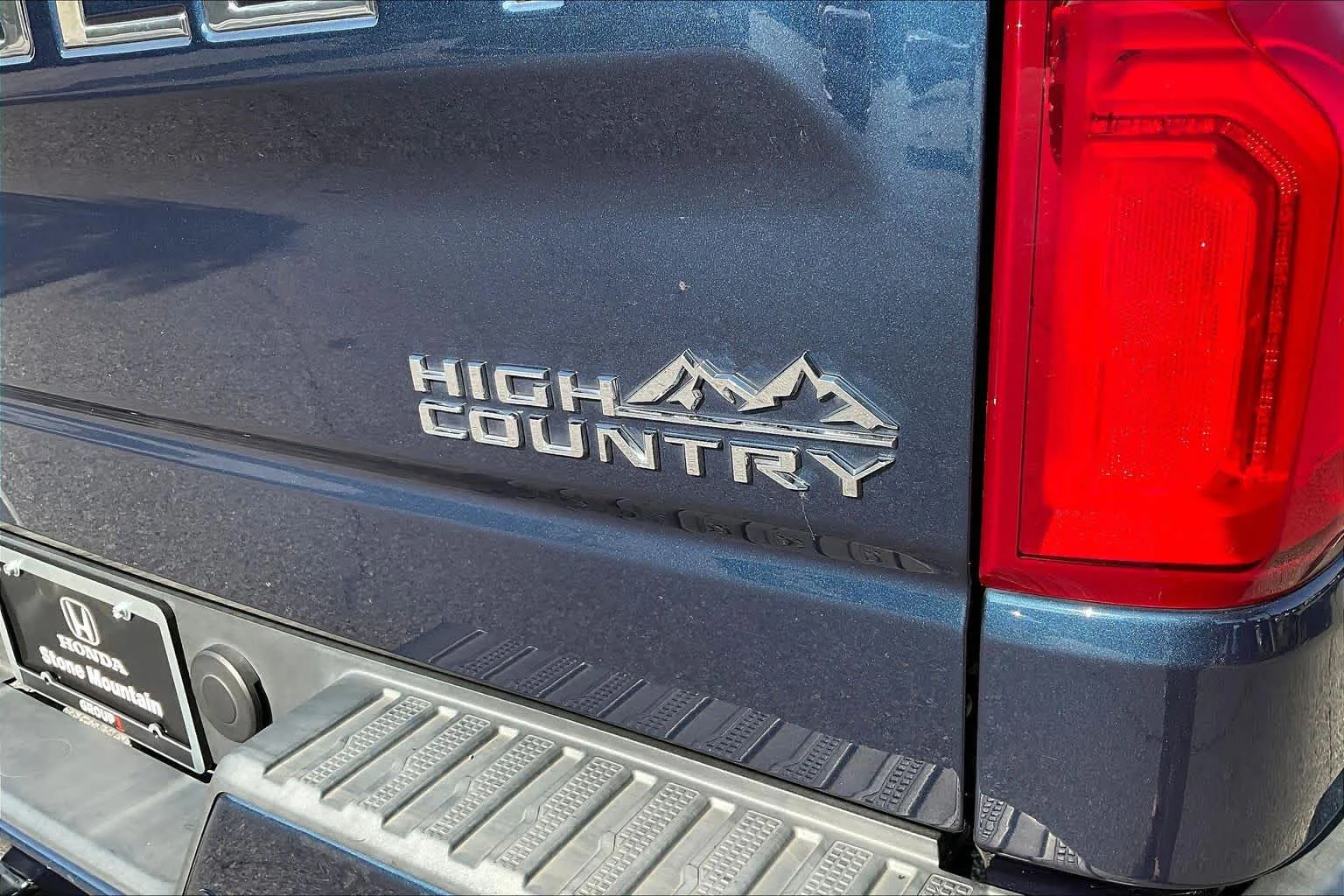 Used 2019 Northsky Blue Metallic Chevrolet High Country image 10