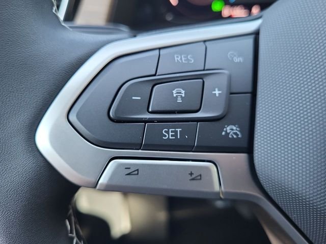 New 2026 Silver Volkswagen SE w/Technology image 22