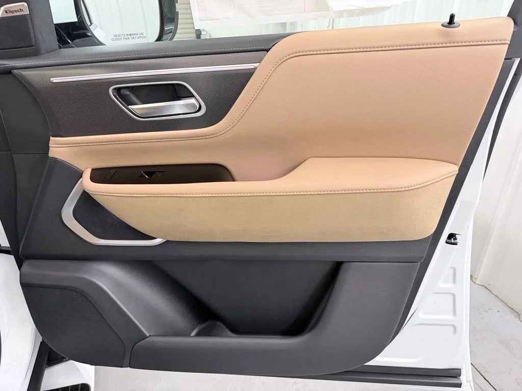 New 2027 RADIANT WHITE INFINITI Luxe 2WD image 52