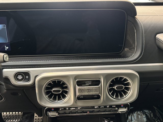 New 2026 MANUFAKTUR Night Black Magno Mercedes-Benz AMG® G 63 SUV image 11
