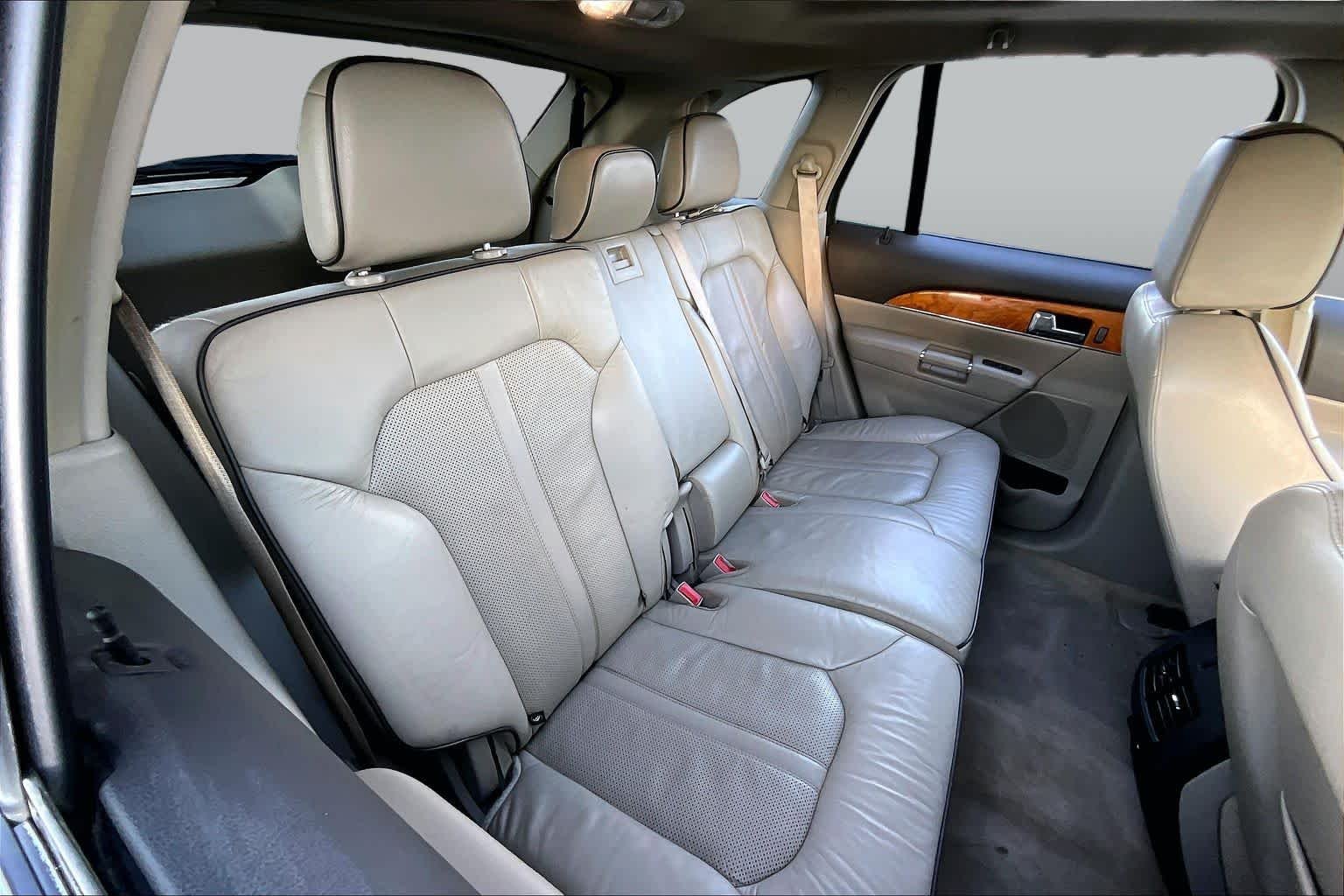 Used 2013 Kodiak Brown Lincoln  image 19