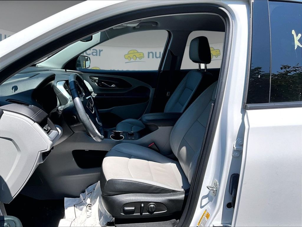 Used 2023 White GMC SLT image 11