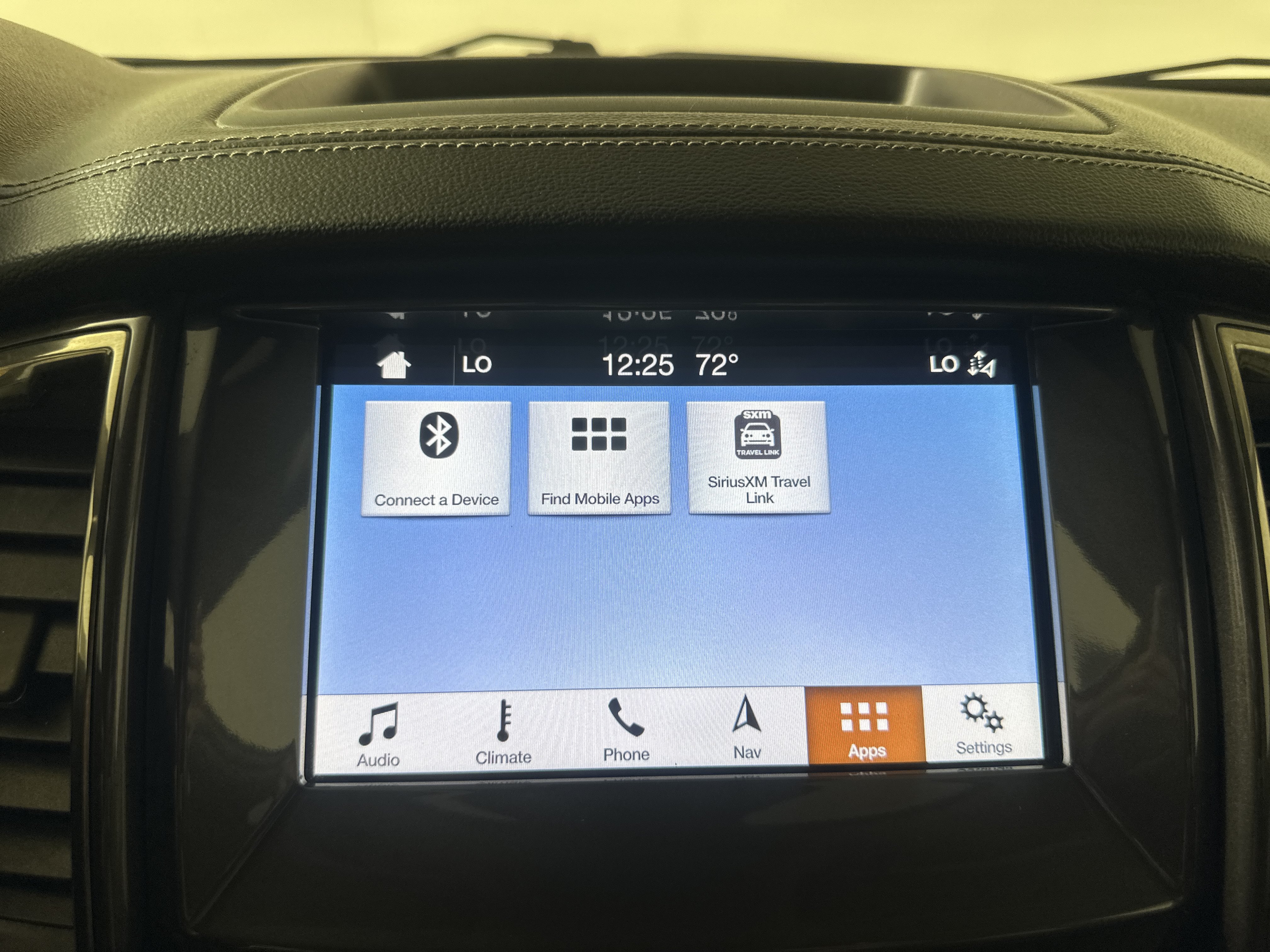 Used 2019 White Ford  image 18