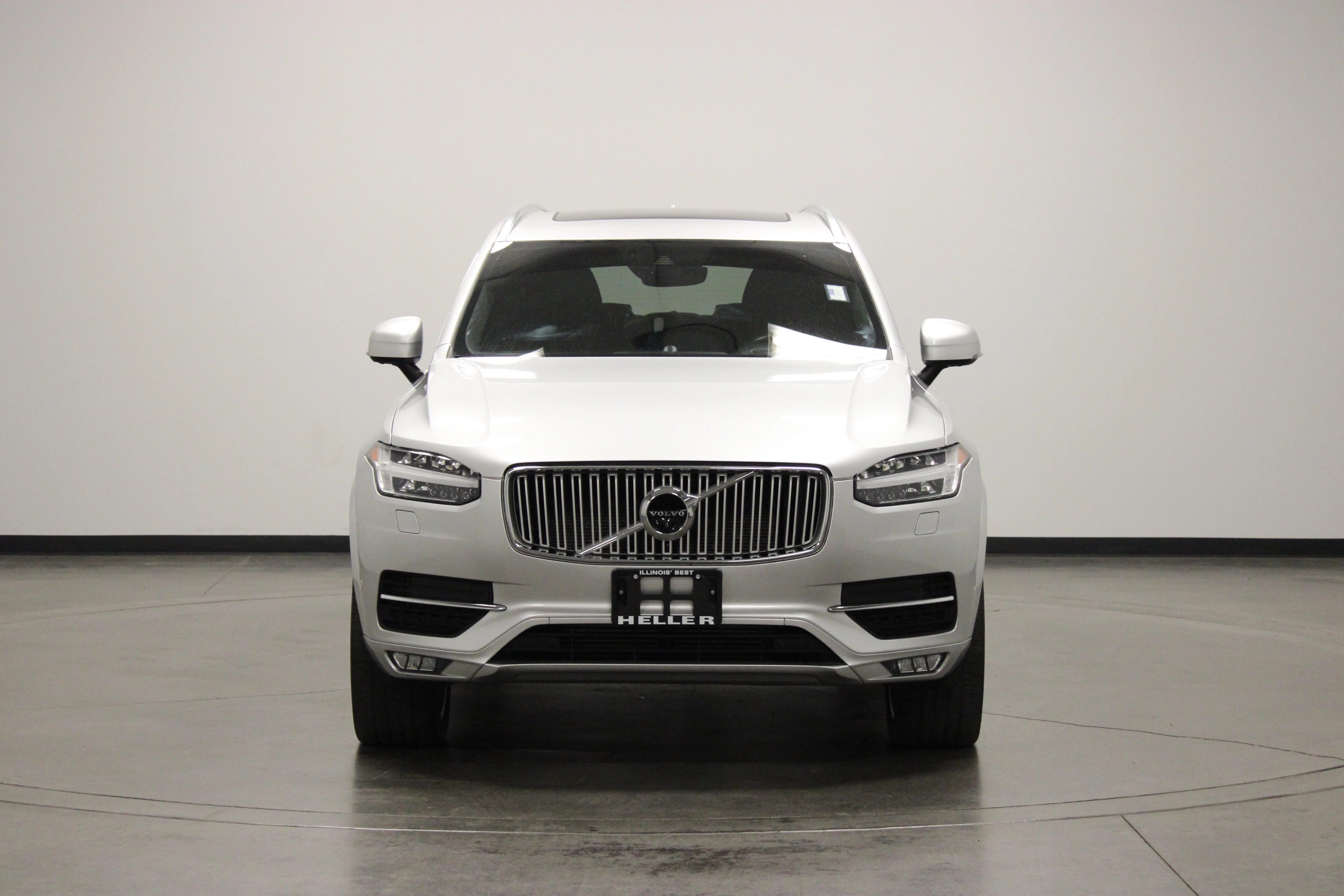 Used 2018 Bright Silver Metallic Volvo T6 Inscription image 3