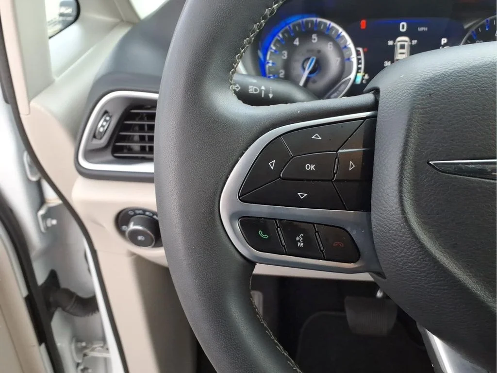 Used 2024 White Chrysler Touring L image 20