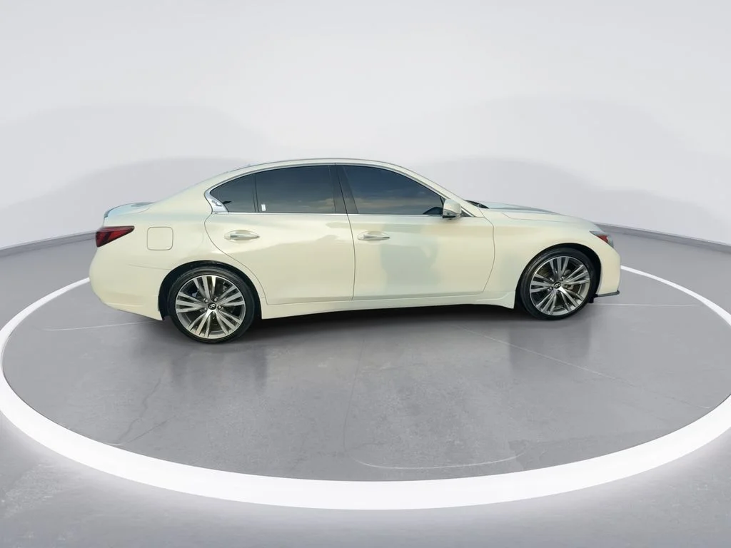 Used 2022 White INFINITI SENSORY image 9