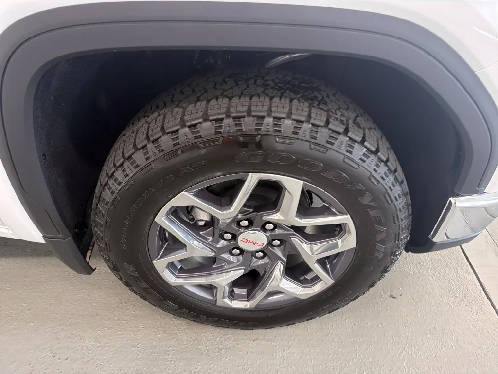 New 2026 Summit White GMC SLT image 4