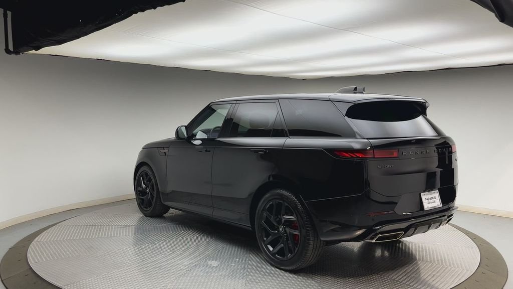 Used 2023 Santorini Black Metallic Land Rover SE Dynamic image 4