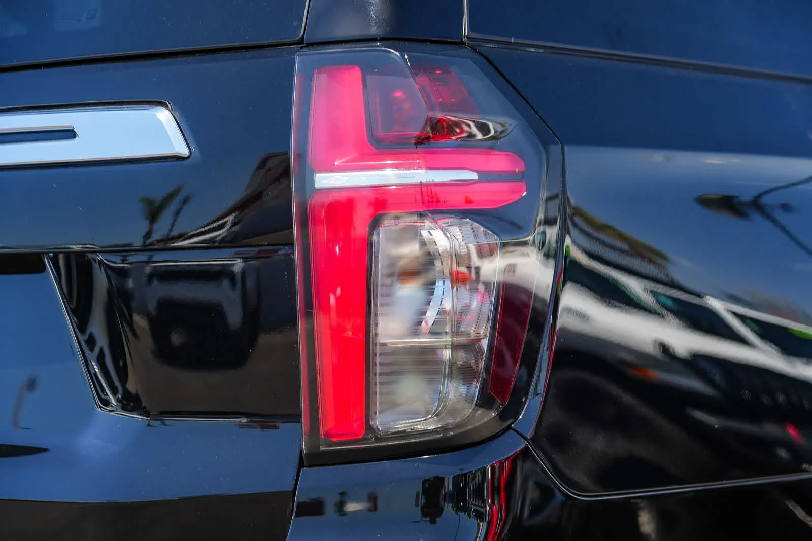 Used 2024 Black Chevrolet Premier image 9