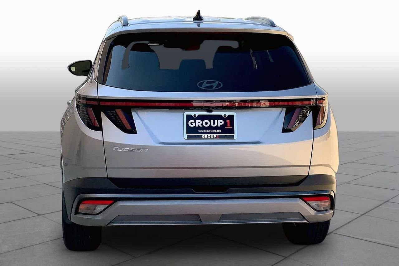 New 2026 Shimmering Silver Hyundai SEL Premium FWD image 4