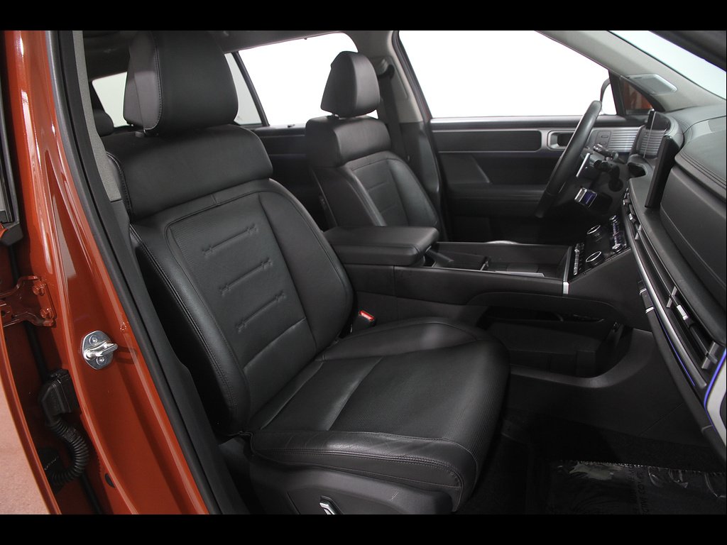 2025 Hyundai Santa Fe Limited - Photo 17