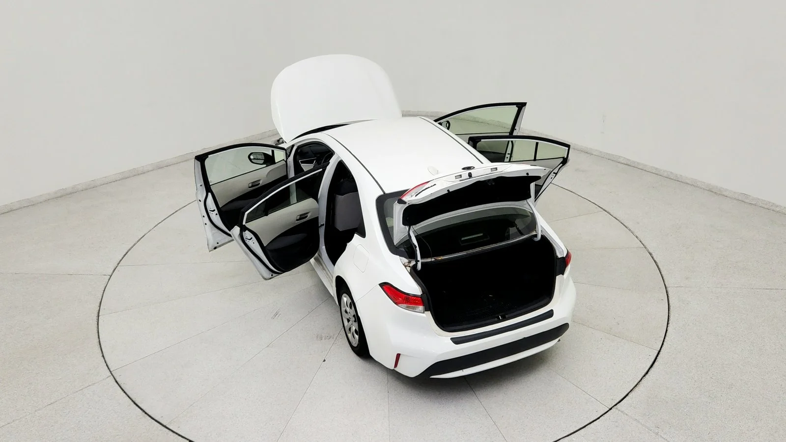 Used 2022 White Toyota LE image 23