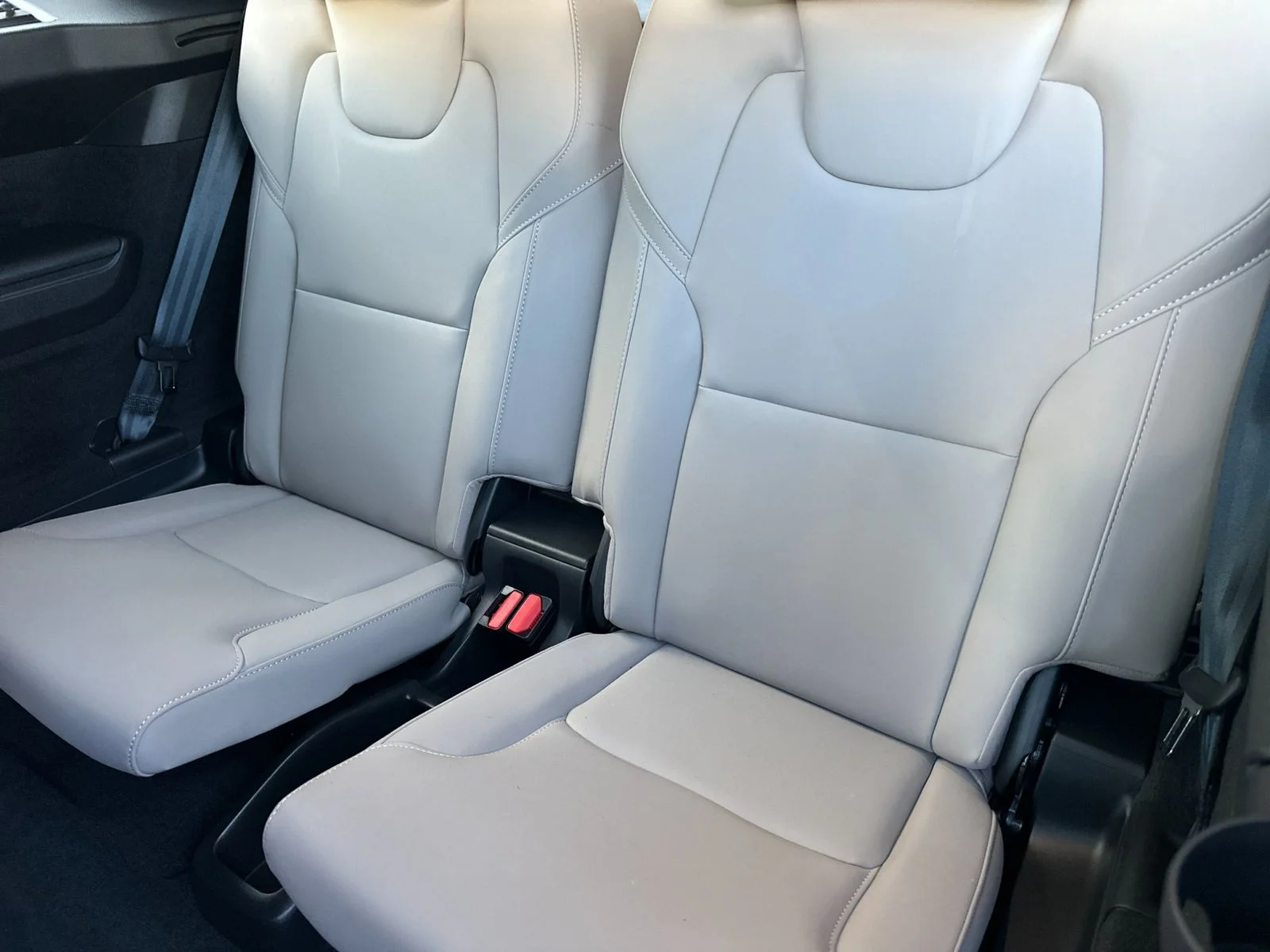 2026 Volvo XC90 Plus - Photo 16