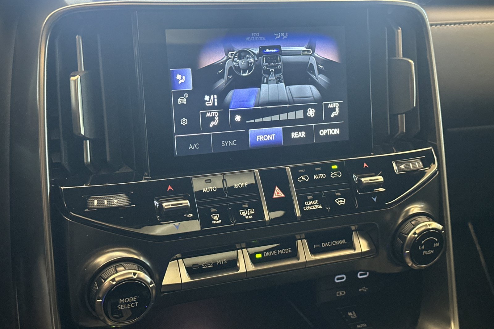 2026 Lexus LX 700h F-Sport - Photo 22