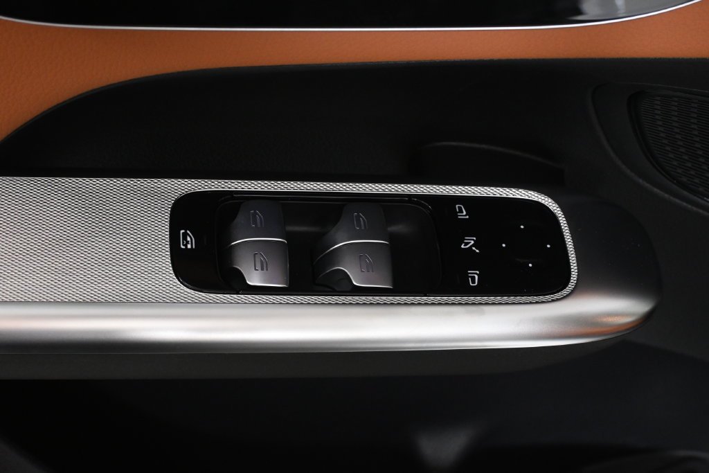 New 2027 Polar White Mercedes-Benz GLC 300 image 57