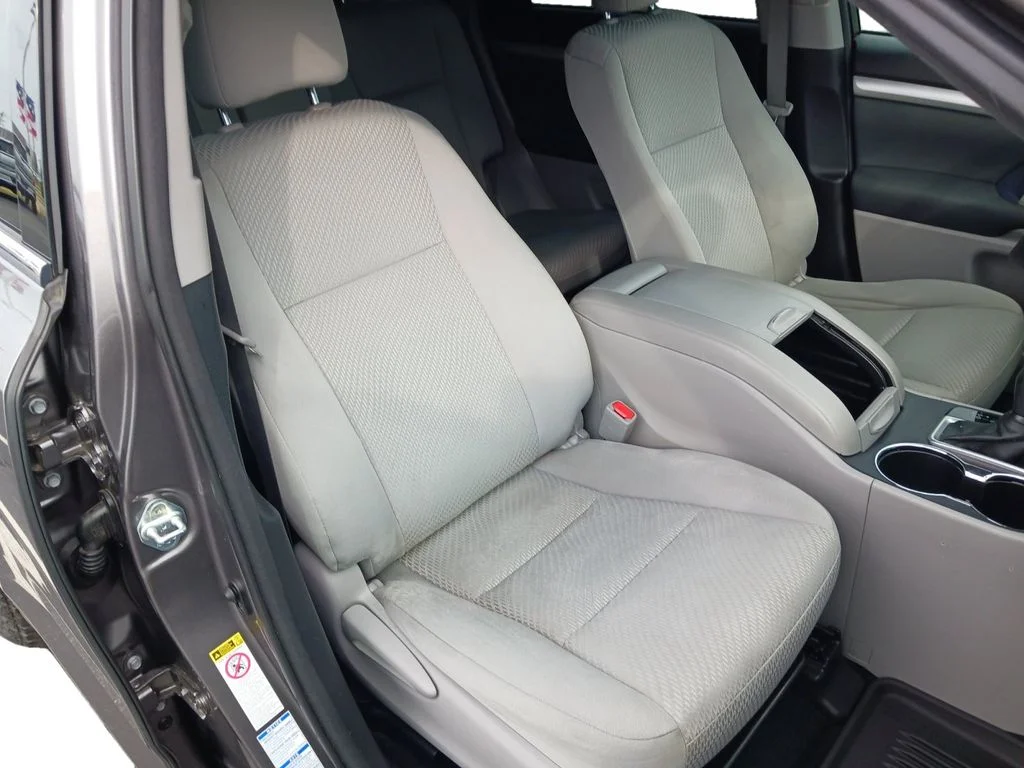 Used 2017 Gray Toyota LE image 26