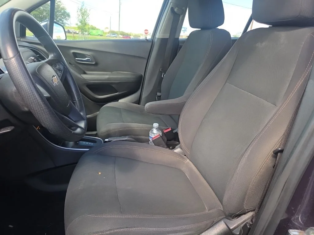 Used 2018 Blue Chevrolet LS image 24